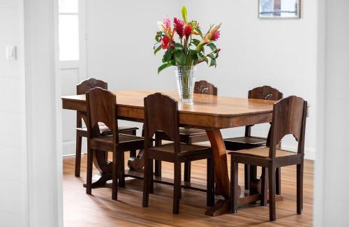 Sainte-Rose Villa | Case Creole dans Jardin Tropical