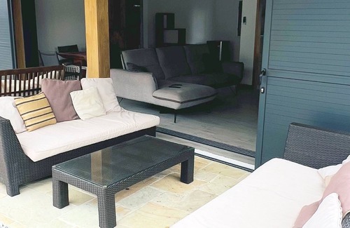 Carosse Villa | Case Noalys, 3 Chambres Climatisées, Piscine Chauffée, Saint Gilles les Bains