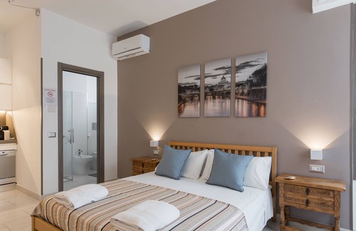 Garbatella Apartment | Casetta Romana Daje de Punta (3 metro stops from the Colosseum) Amazing!