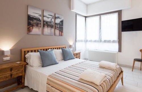 Garbatella Apartment | Casetta Romana Daje de Punta (3 metro stops from the Colosseum) Amazing!