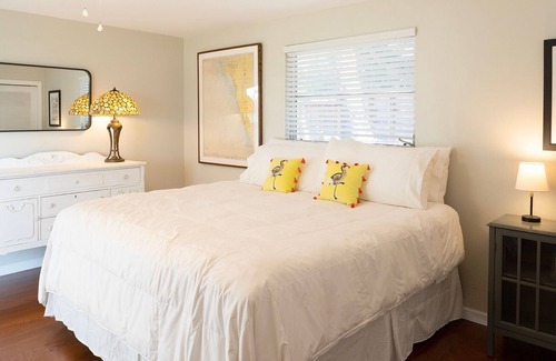 Nokomis Cottage | Casey Key Beach To Bay Cottage