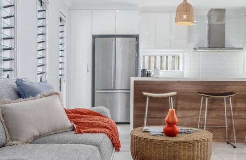 Casuarina House | Casienda - Single level beachside holiday home