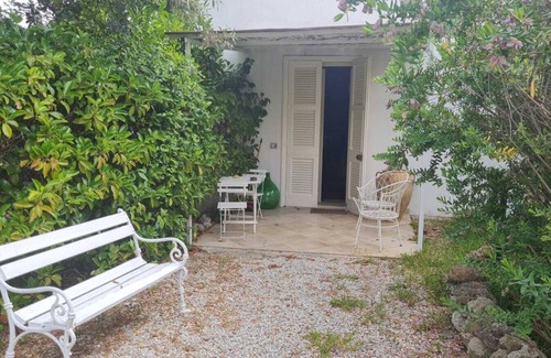 Uggiano Montefusco Villa | Casina San Martino depandance in Villa with Pool