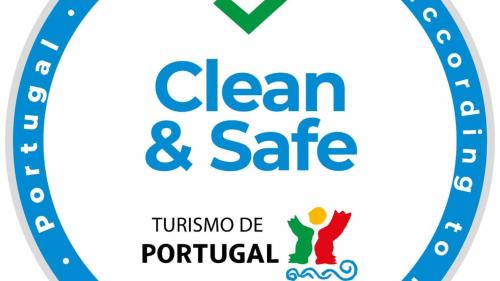 Alfarim House | Casinha Azul near Meco Beach