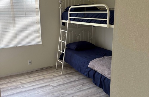 Havasu Lake House | casino river house family, friendly minutes from boat launch, casino and stores