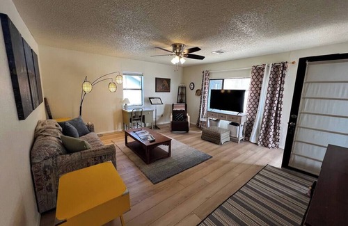 Alamogordo House | Casita Chihuahuita - Temp Quarters