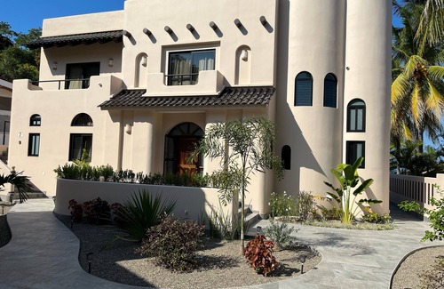 Los Ayala Apartment | "Casita Oceana" Beachfront Los Ayala