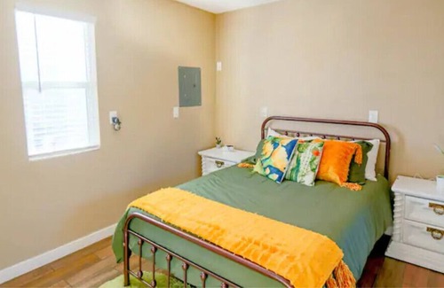 Surprise House | Casita on the Ranch with Pool, Hot tub and Sauna!