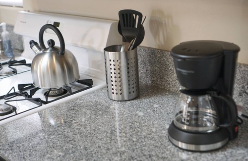 Lincoln Acres Apartment | Casita Sol - Bright Modern Private 10 mins to downtown