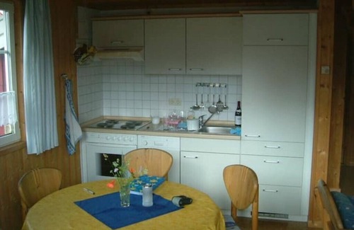 Userin Apartment | Casita - Swedish house with fireplace and own canoe