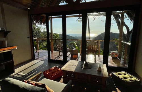 Rio Seco Cabin | Casitas Cocobolo up to 4 guestsnn