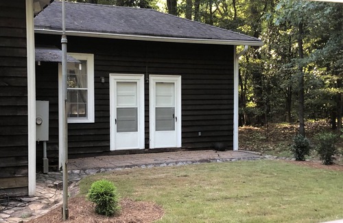 Hamilton Cabin | Cason’s Cabin-Callaway Gardens Area -Historic Property-Lake-Pool-Trails