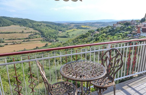 Fabro Scalo House | Cassetta La Veduta -Charming 1 bedroom house w/WiFi, AC in fantastic Carnaiola