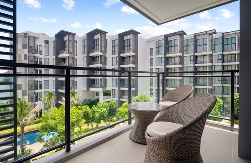 Bang Tao Condo | Cassia Residences 1BR A Lake side
