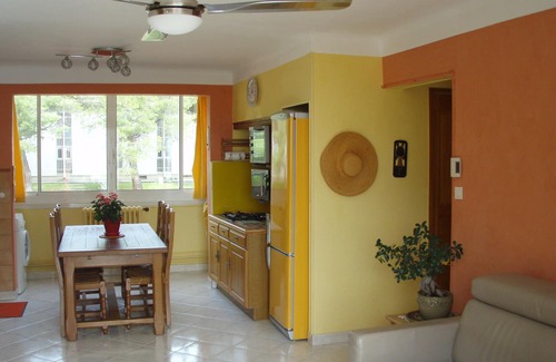 Cassis Apartment | Cassis T3 sea view near the beach and creeks