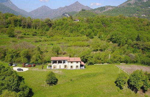 Gargnano House | Castagneto Country Holiday Home with Lake View on Lake Garda
