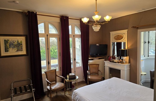 Bayeux House | Castel Bayeux Guesthouse
