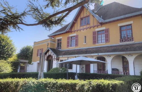 Montmerle-sur-Saone House | Castel DE Valrose - Montmerle SUR Saone