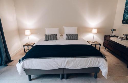 Fey House | Castel Féy