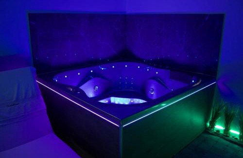 Pont-du-Chateau House | Castel Room