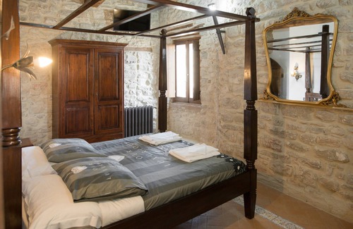Giomici House | Castello di Giomici