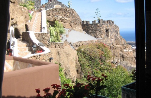 La Asomada Villa | Castillo 2 - Considered one of the most unique properties on Lanzarote.