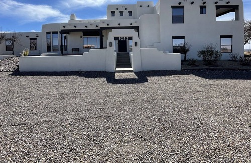 Mesilla Park House | Castillo Blanco - Gorgeous Pueblo style property with stunning Organ Mtn Views