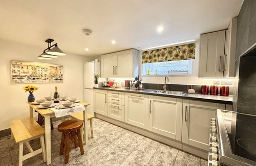 Ryde Ski Chalet | Castle Cottage