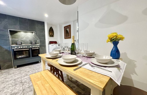 Ryde Ski Chalet | Castle Cottage