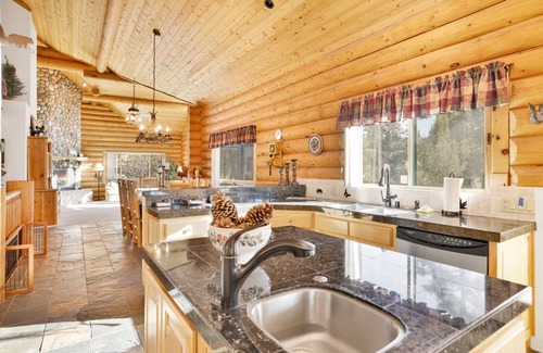 Castle Glen Estates Cabin | Castle Crag Log Cabin Big Bear~ Hot Tub~ Games~