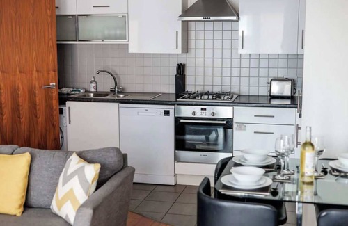 Poole Apartment | Castle Lanes - Minutes from Poole Quay