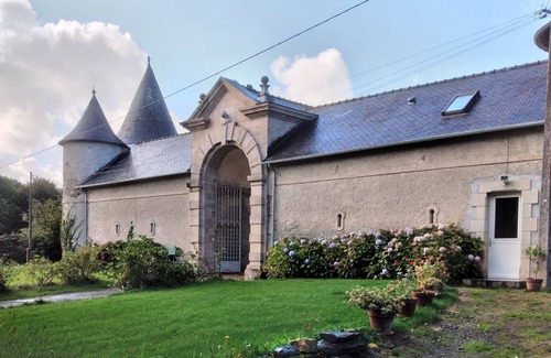 Morlaix House | Castle outbuilding sleeps 6