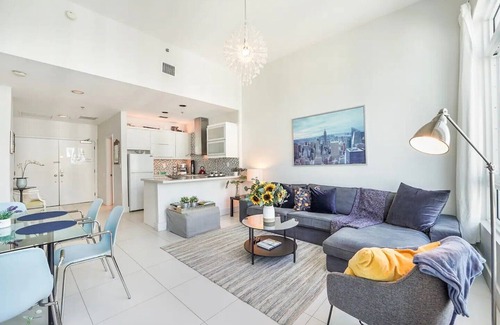 Miami Beach Condo | Castle PH11 Penthouse with bay views, Balcony, Pool, Gym & Free parking. Steps from the beach.