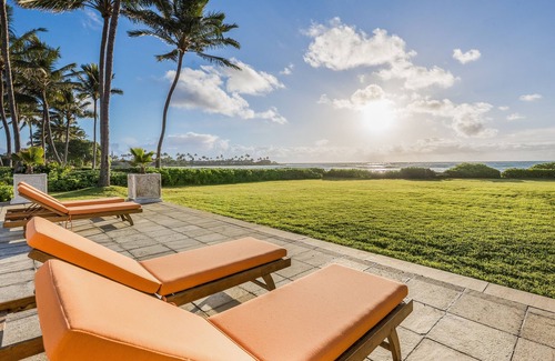 Kailua House | Castle Point Estate by Gather: Oceanfront w/Pool, Spa & Lanais