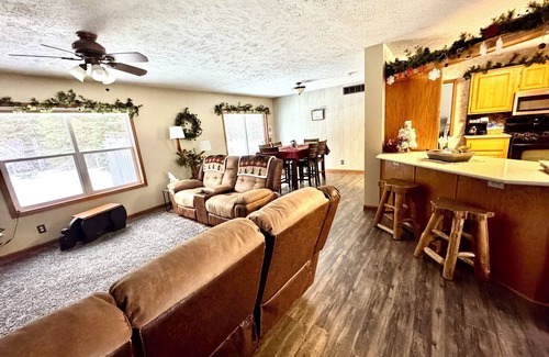 Charlevoix House | Castle Reserved Home Retreat!