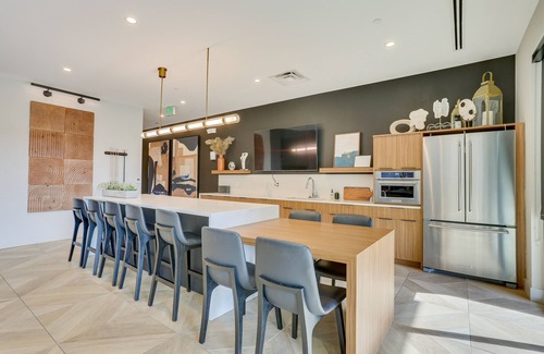 Castle Rock Condo | Castle Rock Condo - Walk to Dining & Shopping!