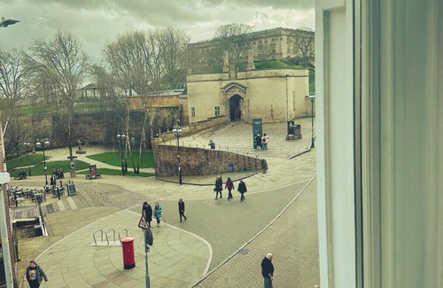 Nottingham City Centre House | Castle View Stylish Room 4 with King-Size Bed