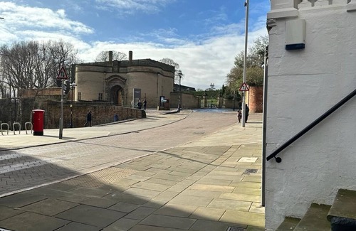 Nottingham City Centre House | Castle View Stylish Room 4 with King-Size Bed