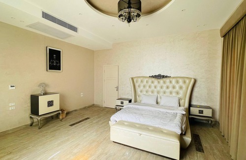 Sheikh Zayed City Other | Castle with 7 bedrooms&private pool&garden in Royal City Compound-Sheikh Zayed