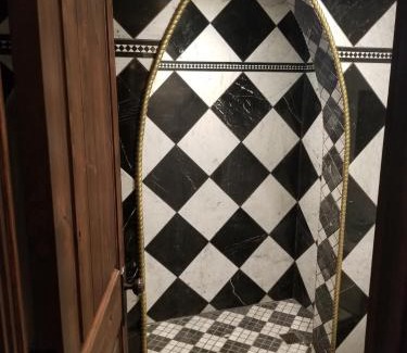 Big Bear Lake Hotel | Castle Wood Theme Cottages- COUPLES ONLY
