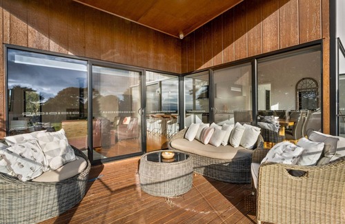 Wimbledon Heights House | Castlebay - Lovely 4 bedroom home