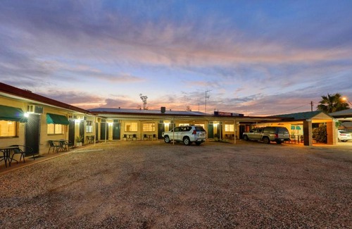 Coonamble Hotel | Castlereagh Lodge Motel