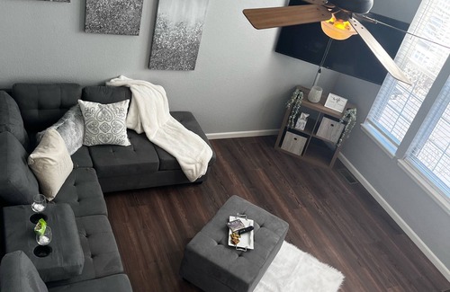 Castle Rock House | Castlerock’s Perfect Escape * Modern * Central