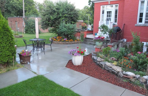 Hamilton Apartment | Casual Contemporary Apartment in the Historic Downtown Wesley Building.