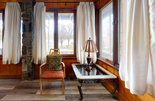 Lake Junaluska House | Casual Lake View Escape with a Wood Fireplace, Free WiFi, & a Full Kitchen