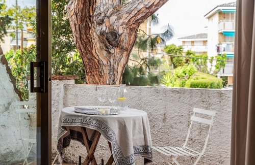 Gava Apartment | Catalan Villa, private pool&garden close to beach