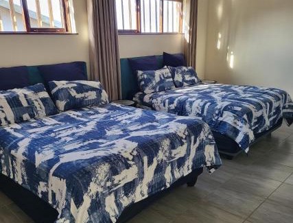 Hibberdene House | Catalina Bay Beach Retreat - Blue Whale Beach House