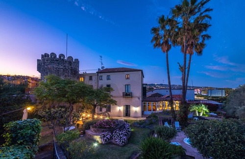 Ognina Villa | Catania centre, sea view, Etna view, mini pool, lush park
