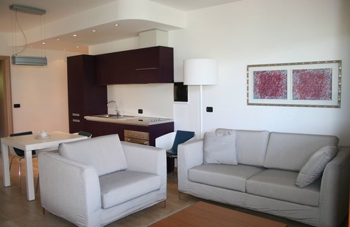 Carrubazza-Motta House | Catania Hills Residence