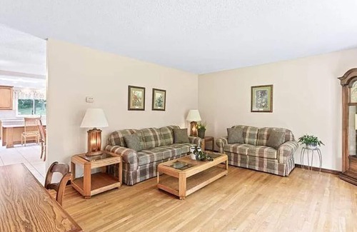 Gypsum House | Catawba Island House rental beside CIC & minutes to ferries, twin oast & orchard